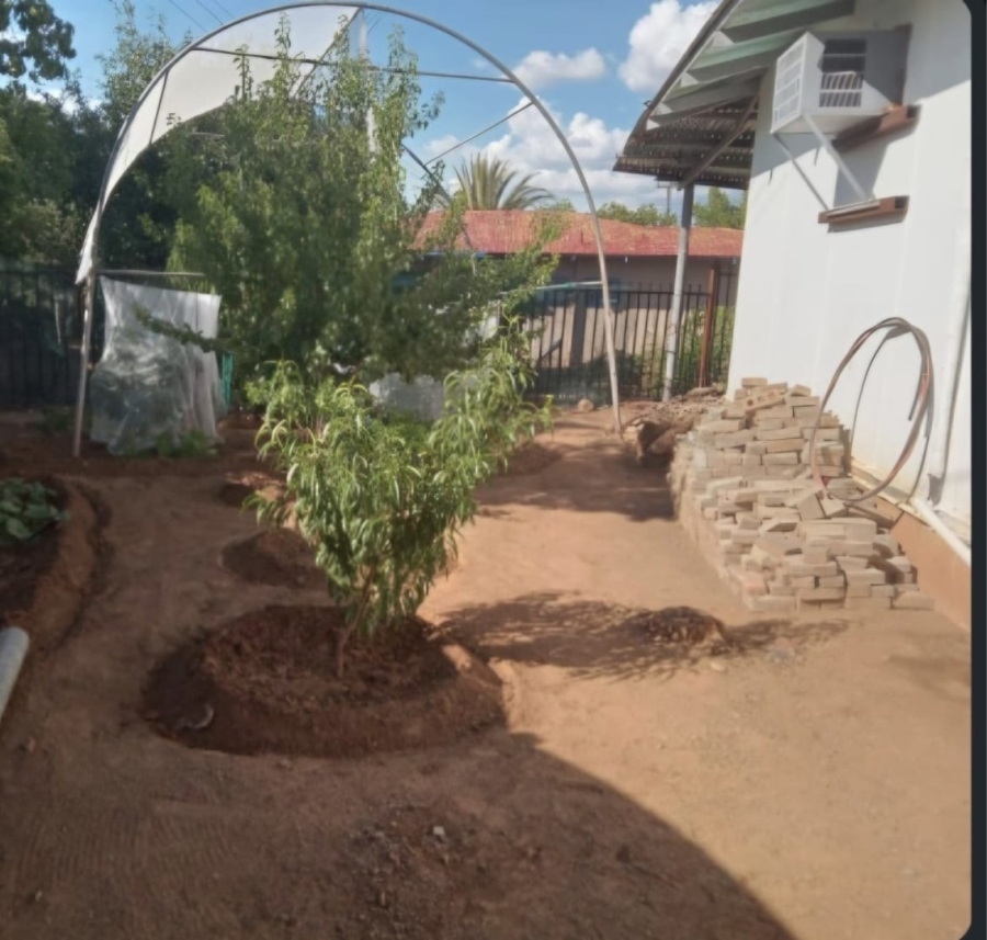 6 Bedroom Property for Sale in Gariepdam Free State